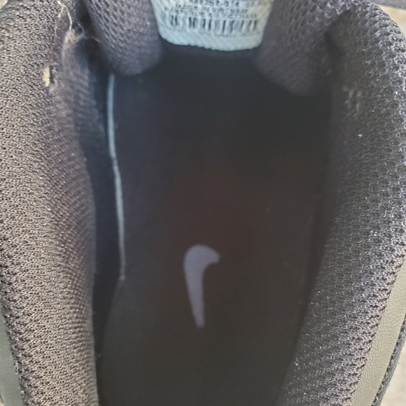 Nike Football Cleats - Picture 4 of 9